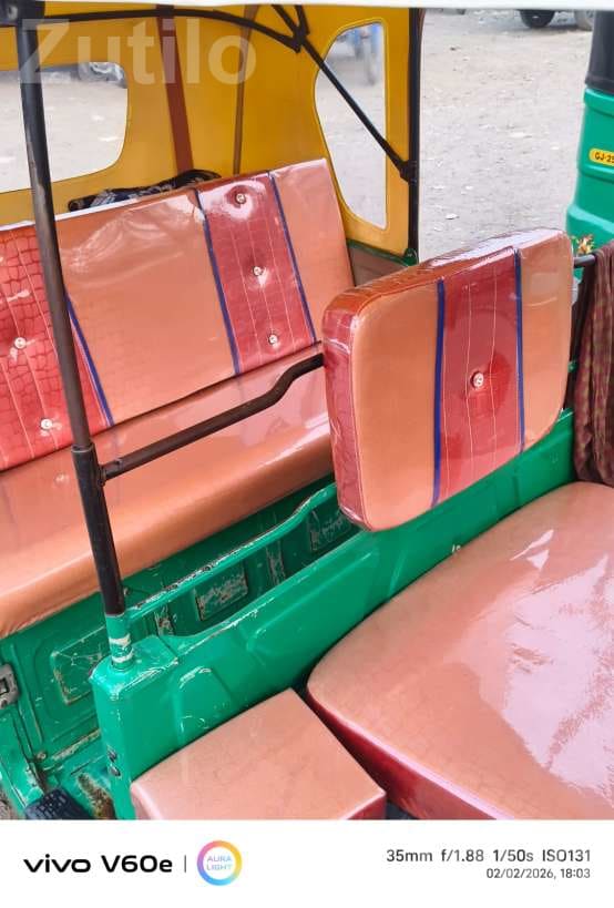 Bajaj 4 Stroke CNG Auto Rickshaw 2021 - ઓટો રિક્ષા - રાજકોટ શહેર - Image 4