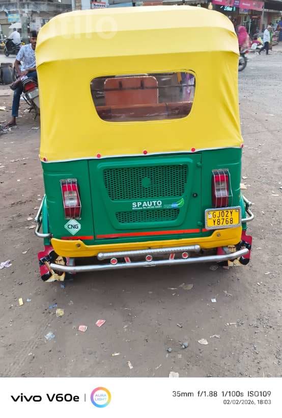 Bajaj 4 Stroke CNG Auto Rickshaw 2021 - ઓટો રિક્ષા - રાજકોટ શહેર - Image 2