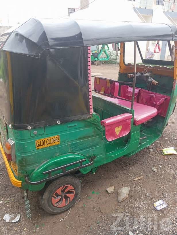 2010 CNG Auto Rickshaw - Auto Rickshaws - Jasdan - Image 4