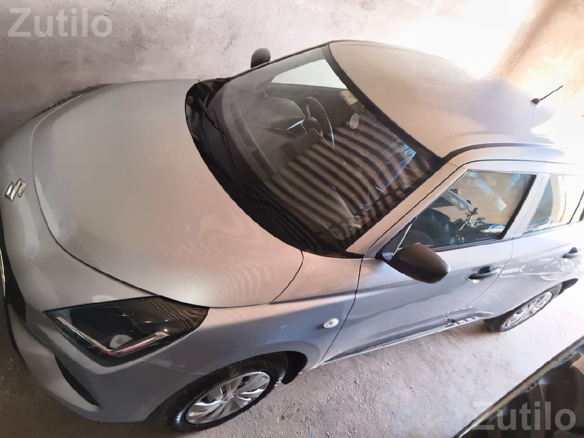 Maruti Suzuki Swift LXI 2025 5000 km Maruti Suzuki Swift LXI 2025 5000 km