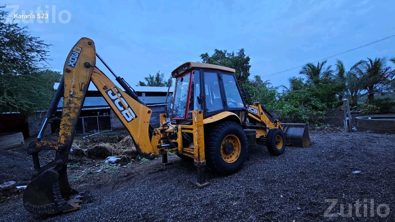 JCB 3DX Backhoe Loader 2011 Model