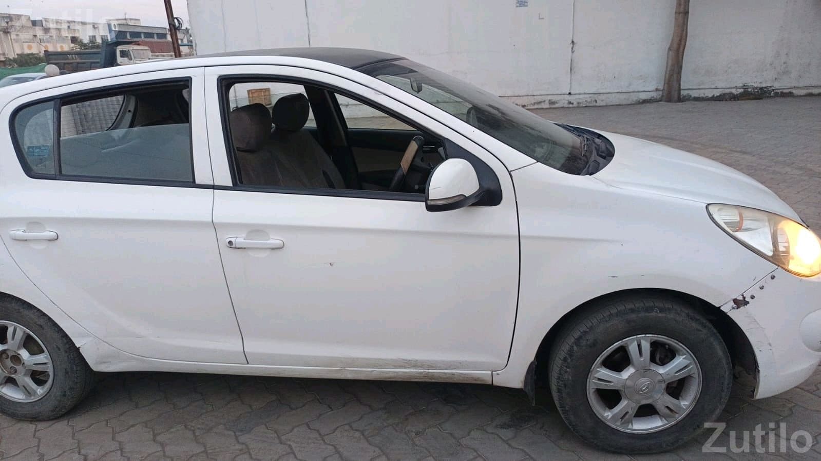 Hyundai i20 2011 Second Owner Car - કાર - રાજકોટ શહેર - Image 3