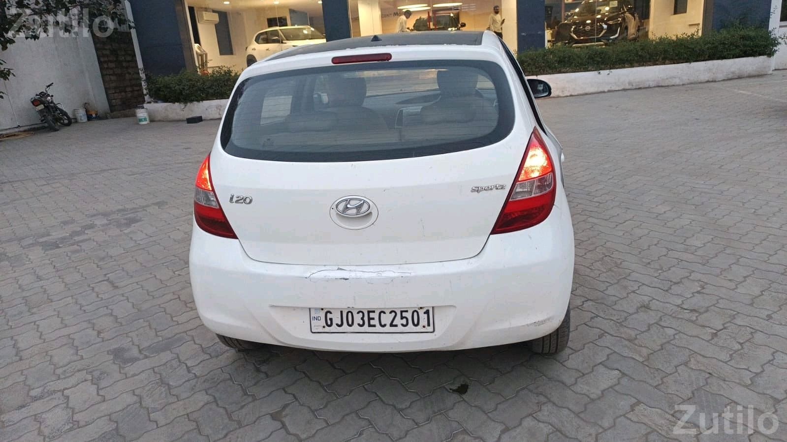 Hyundai i20 2011 Second Owner Car - કાર - રાજકોટ શહેર - Image 4