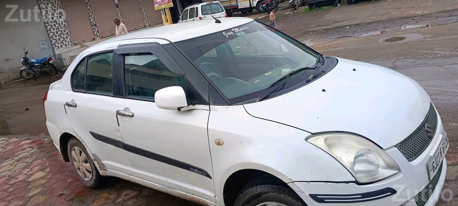 Maruti Suzuki Swift Dzire 2010 White - કાર - રાજકોટ શહેર - Image 2