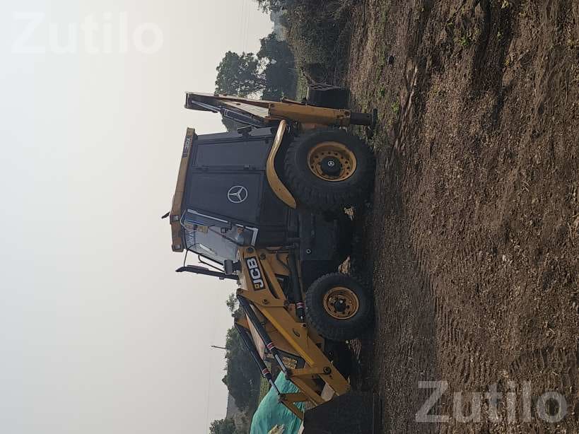JCB Land Levelling Work Service - ભાડે વાહનો - રાજકોટ શહેર - Image 2