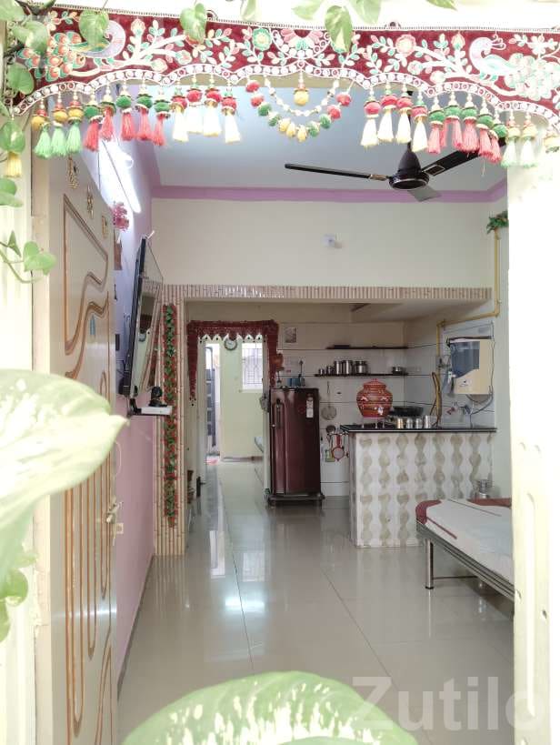 Semi Furnished 1BHK House for Sale 55 Var - ઘર વેચાણ માટે - રાજકોટ શહેર - Image 4