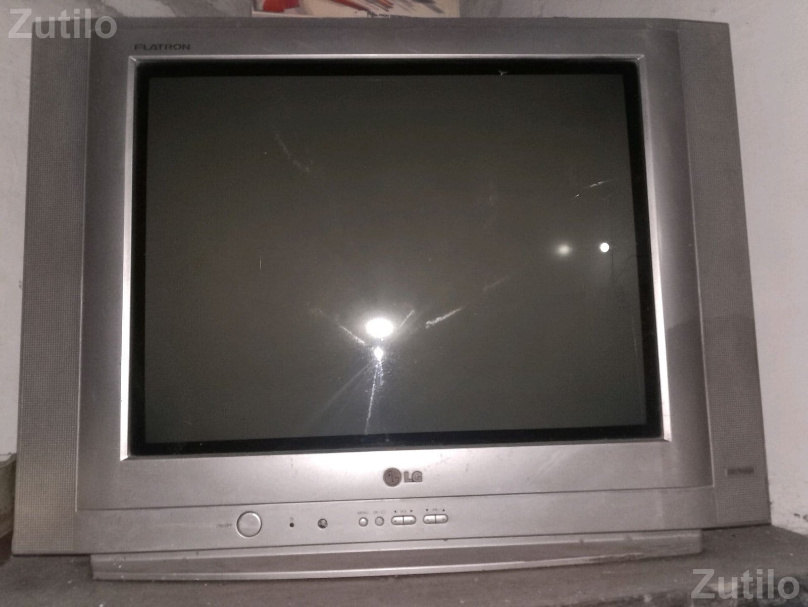 LG Flatron Old Model TV - TVs - Gondal - Image 2