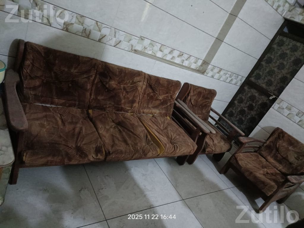 Brown Wooden Sofa Set with Cushioned Seats - સોફા સેટ - રાજકોટ શહેર - Image 2