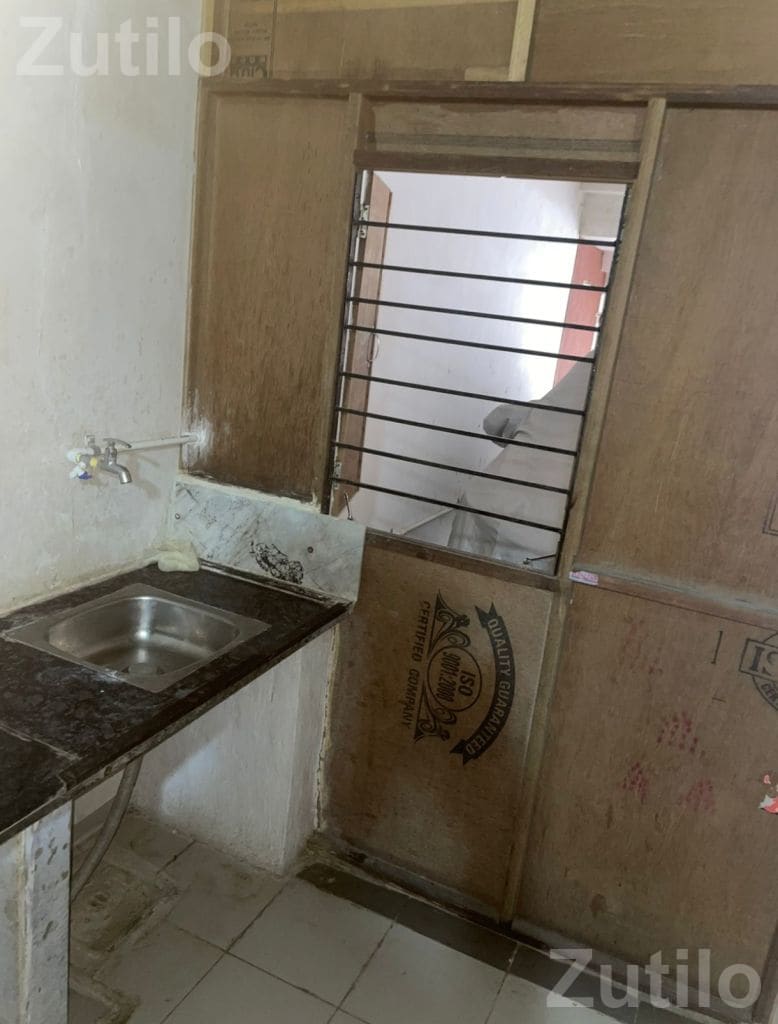 1 Room Kitchen for Rent for Girls - ઘર ભાડે માટે - રાજકોટ શહેર - Image 4