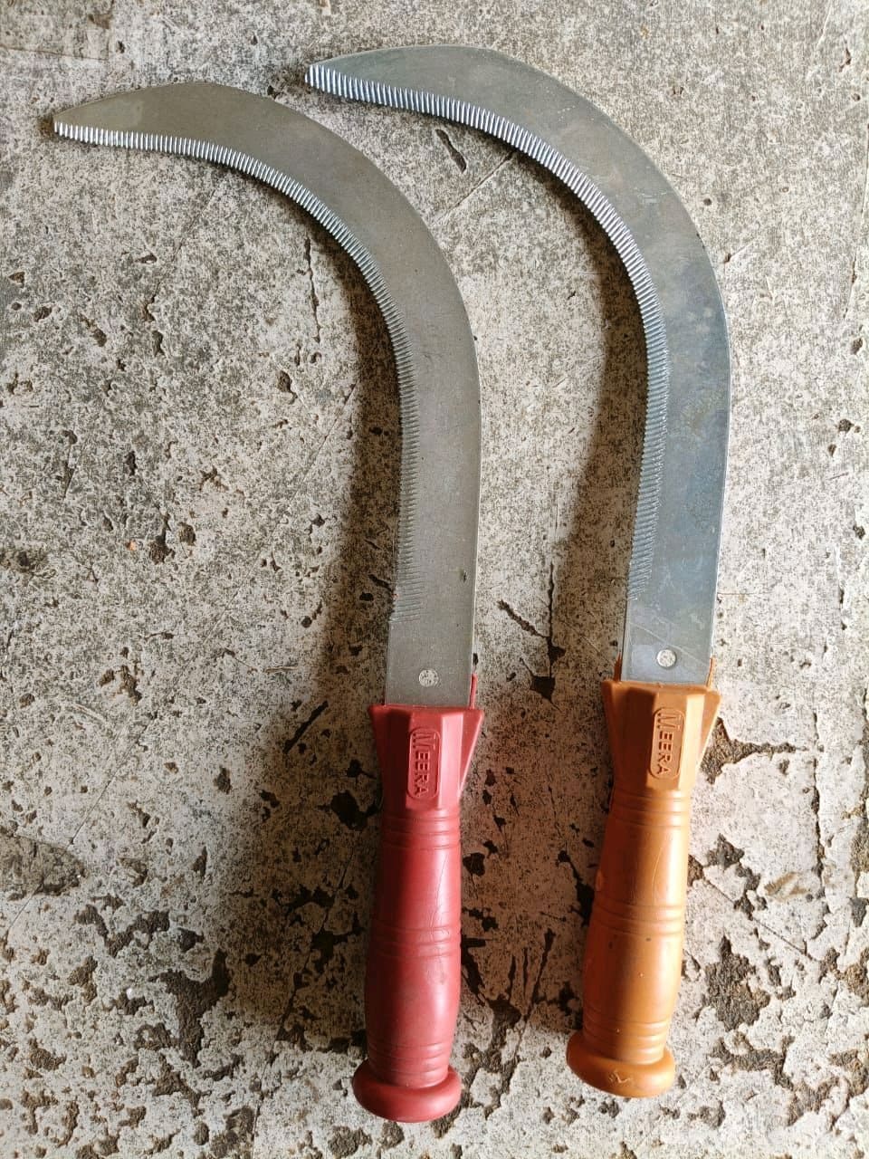 Curved Hand Sickle Set with Plastic Handle