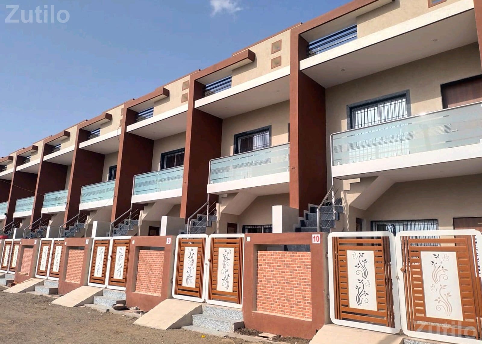 2BHK House for Sale with Furniture and Chimney 2BHK House for Sale with Furniture and Chimney