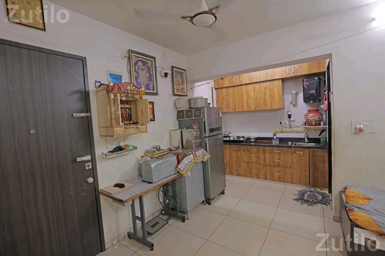 1 BHK Flat for Sale with Furnished Interior - ઘર વેચાણ માટે - રાજકોટ શહેર - Image 4