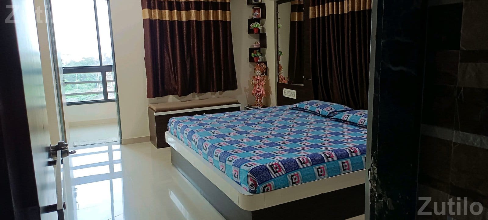 3 BHK Flat for Sale with 2 Lifts and 3 Bathrooms