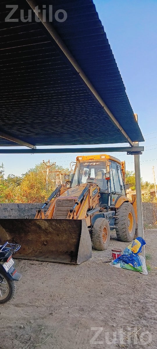 2006 JCB Backhoe Loader in Good Running Condition 2006 JCB Backhoe Loader in Good Running Condition