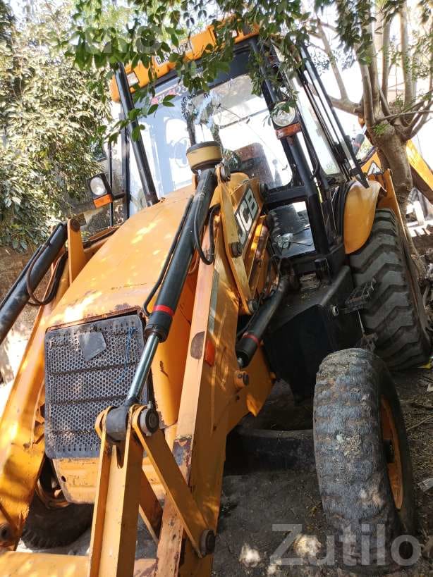 2011 JCB Backhoe Loader 3 Owner - Construction Vehicles - Junagadh City - Image 5