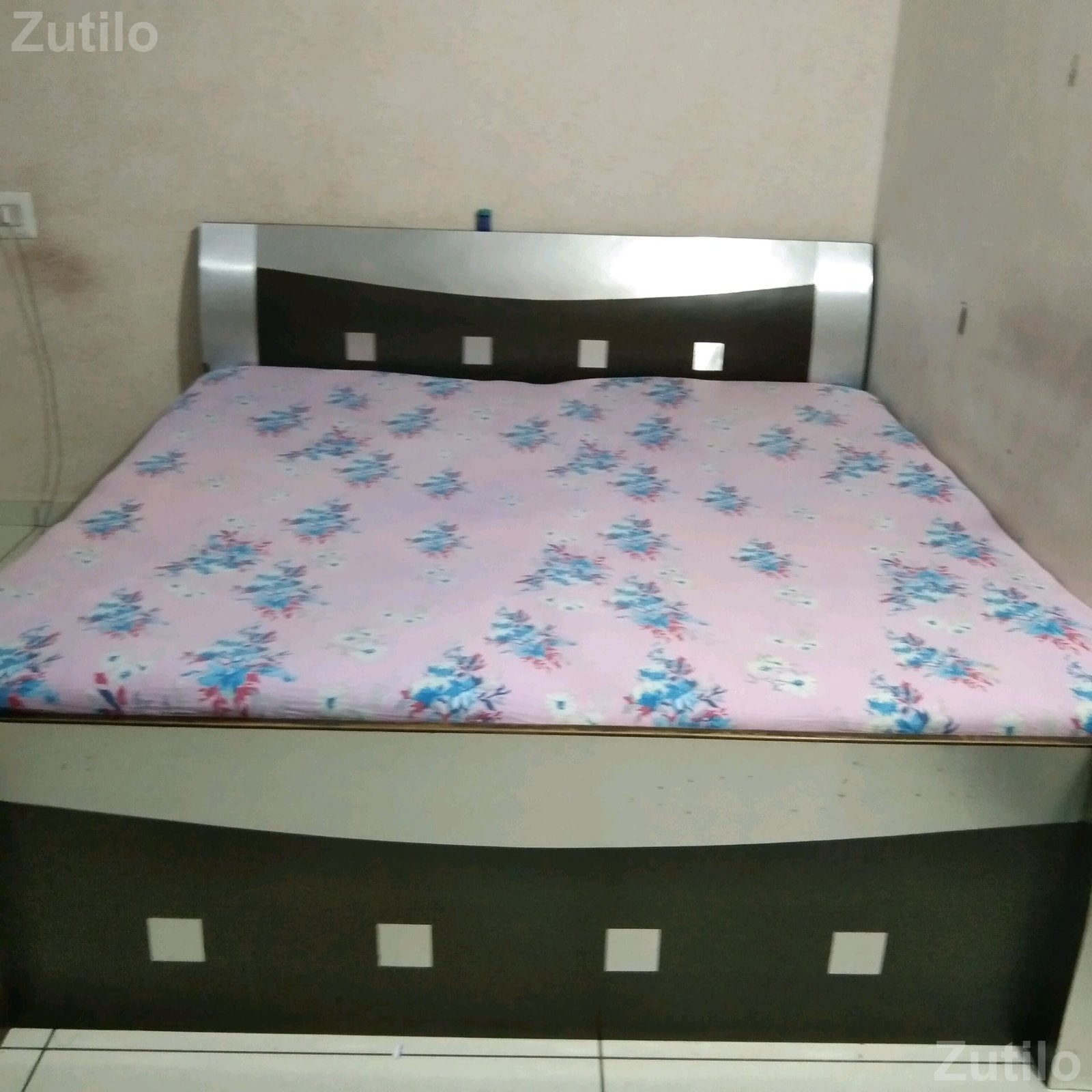 6x6 Plywood Box Bed with Storage - પાંખા અને ગાદી - રાજકોટ શહેર - Image 4