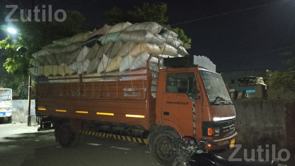 Tata 909 Truck 2011 Model - Trucks & Lorries - Junagadh City - Image 2