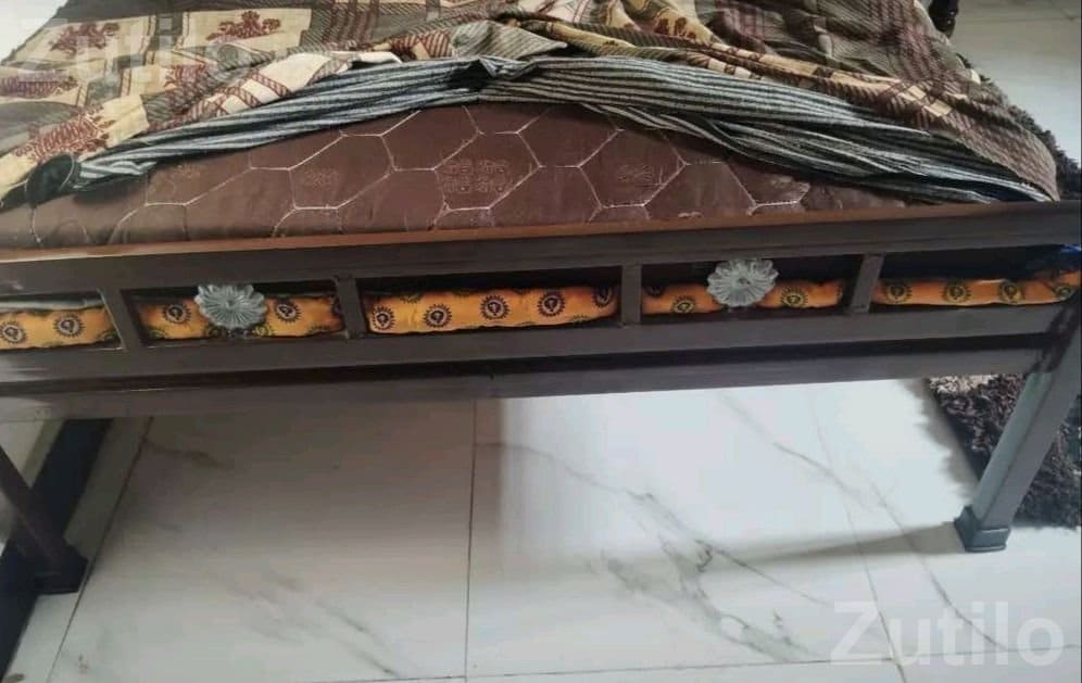Iron Bed with Mattress for Sale - પાંખા અને ગાદી - ગોંડલ - Image 2