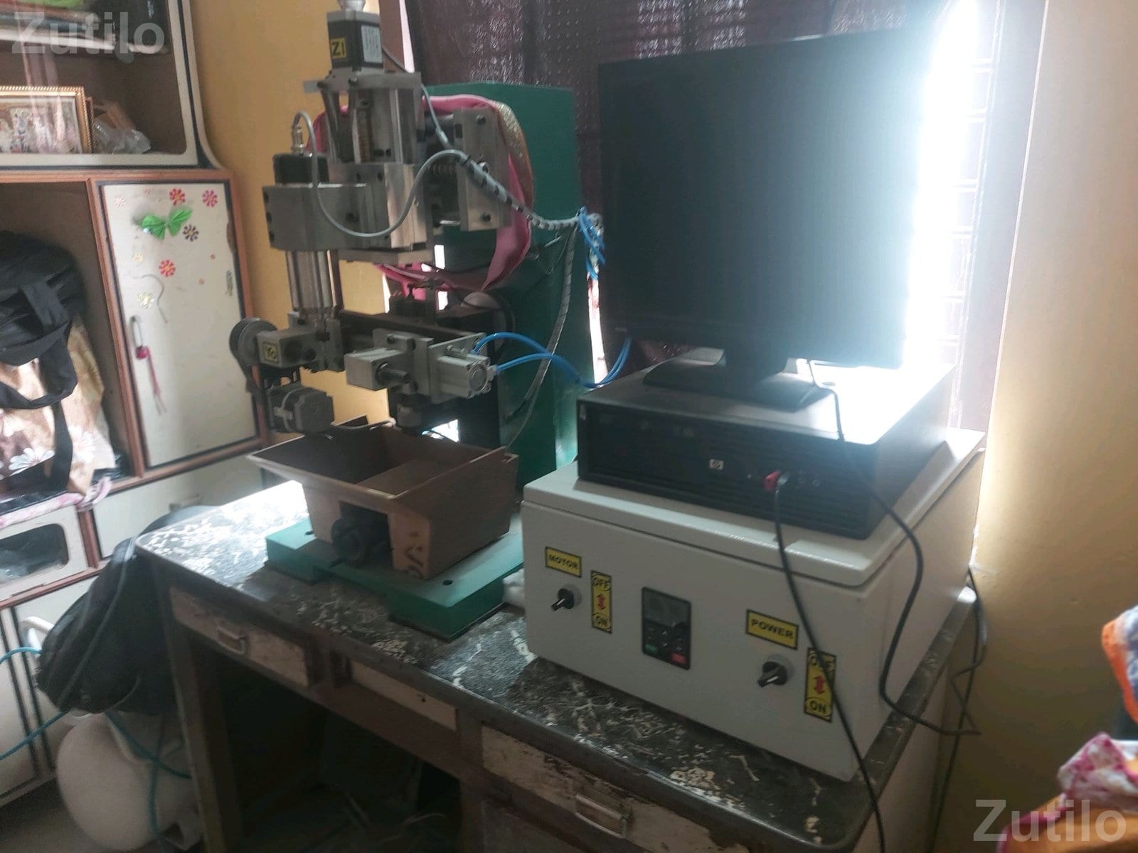 CNC Design Making Machine with Computer Setup
