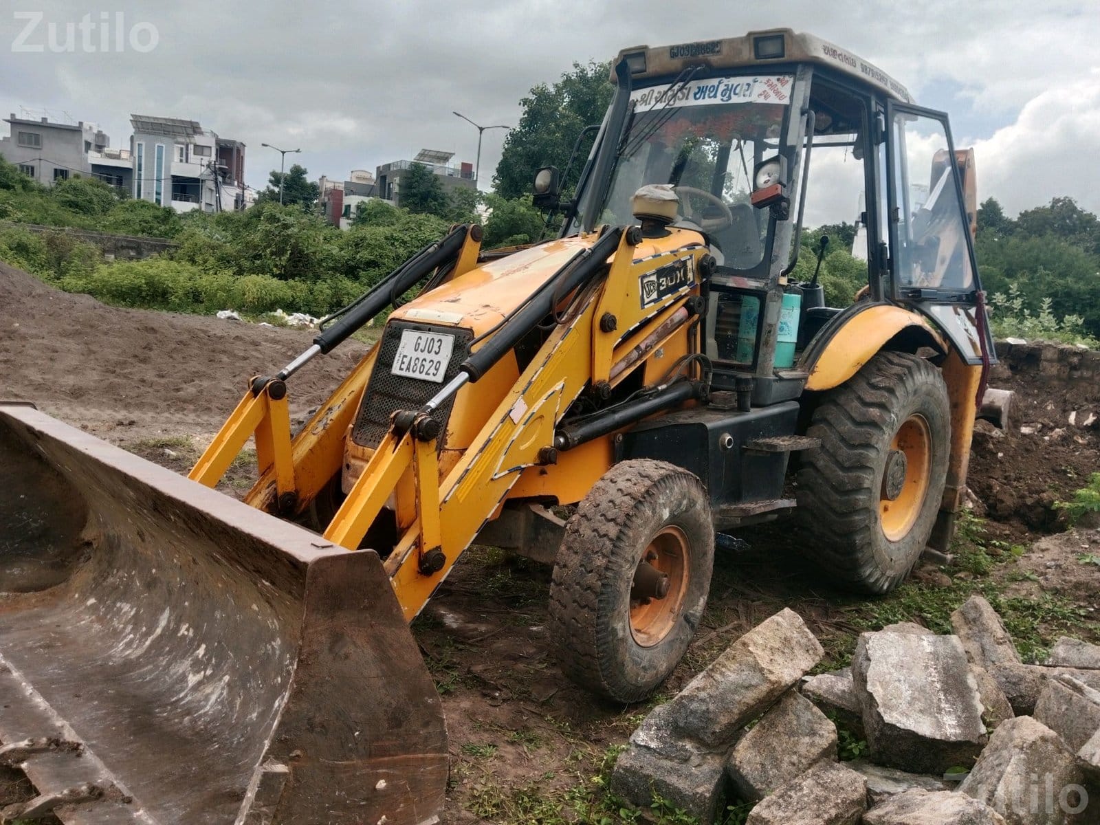 JCB Backhoe Loader 2010 Model - બાંધકામના વાહનો - જુનાગઢ - Image 2