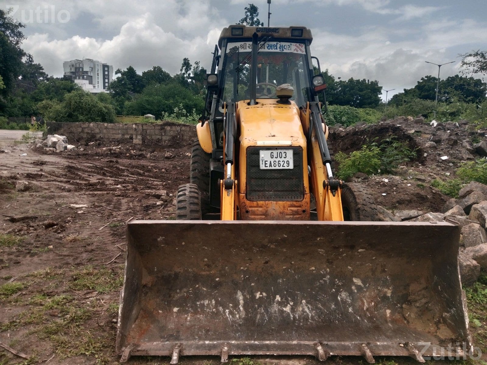 JCB Backhoe Loader 2010 Model - બાંધકામના વાહનો - જુનાગઢ - Image 3