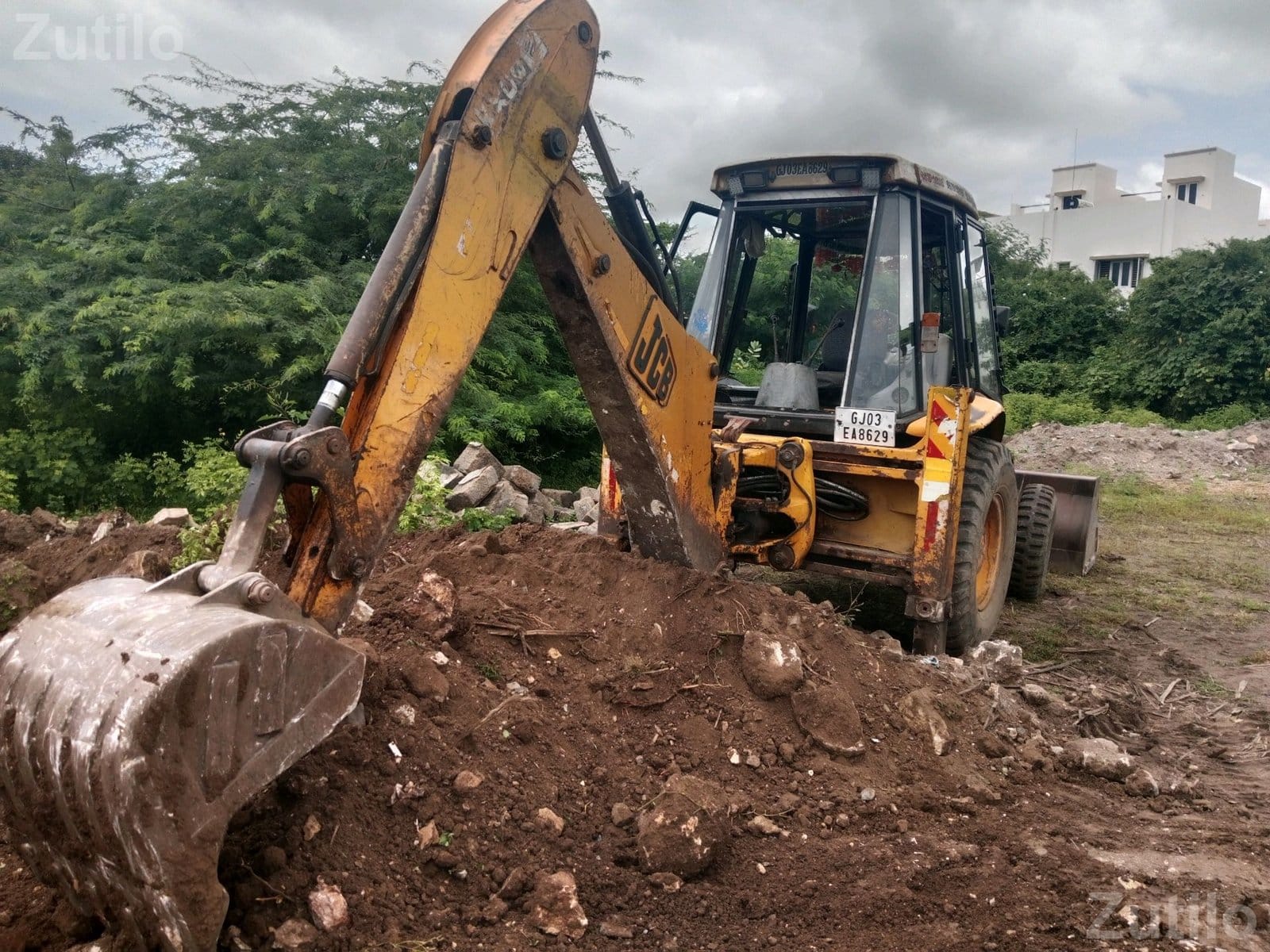 JCB Backhoe Loader 2010 Model - બાંધકામના વાહનો - જુનાગઢ - Image 4