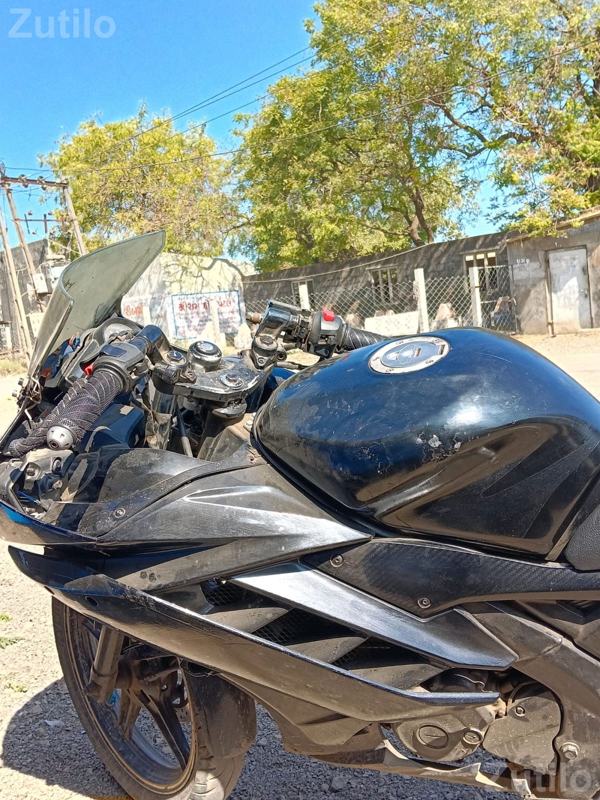 Yamaha Sports Bike in Black - બાઇક્સ - કેશોદ - Image 4
