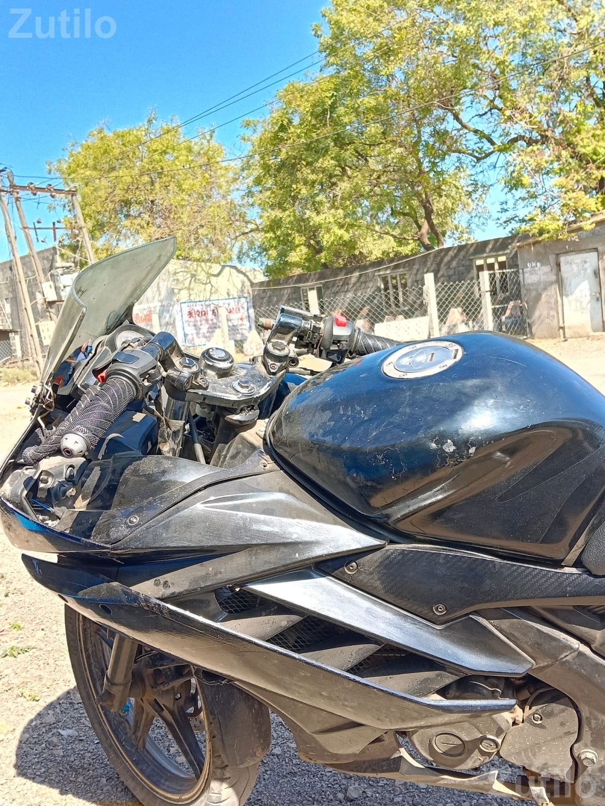 Yamaha Sports Bike in Black - બાઇક્સ - કેશોદ - Image 5