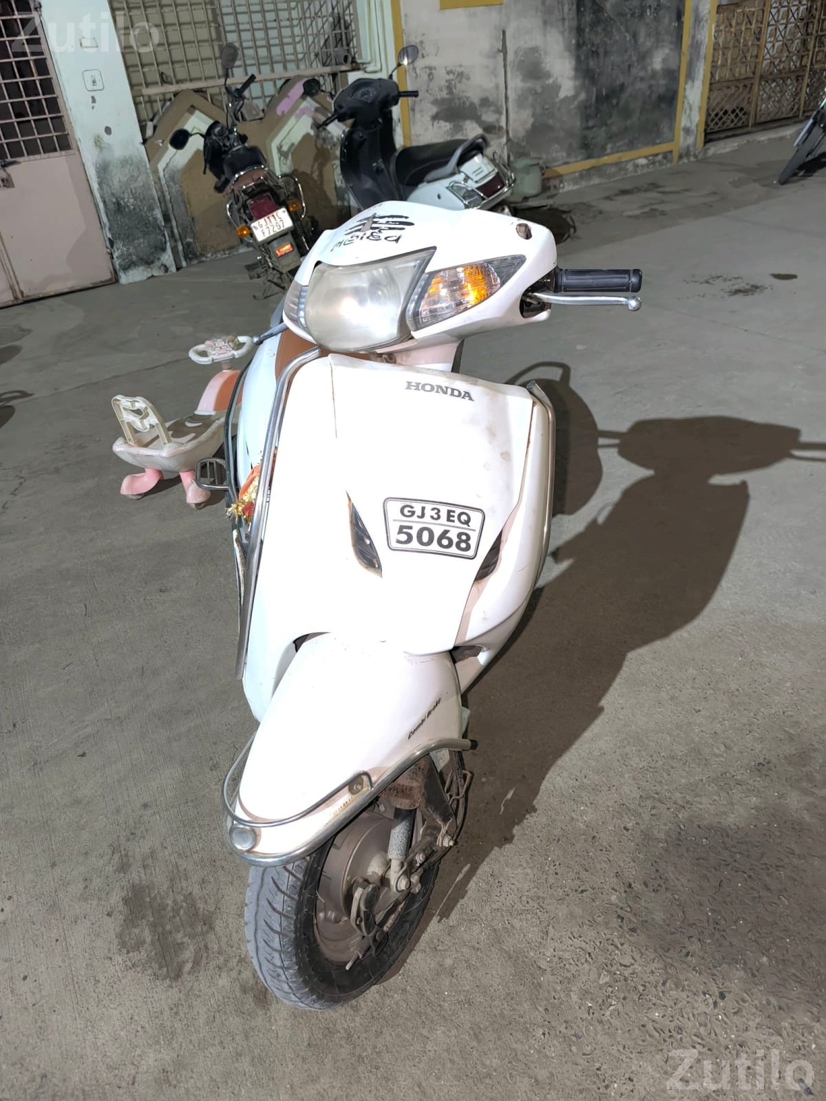 Honda Activa Scooter with New Tyres Honda Activa Scooter with New Tyres