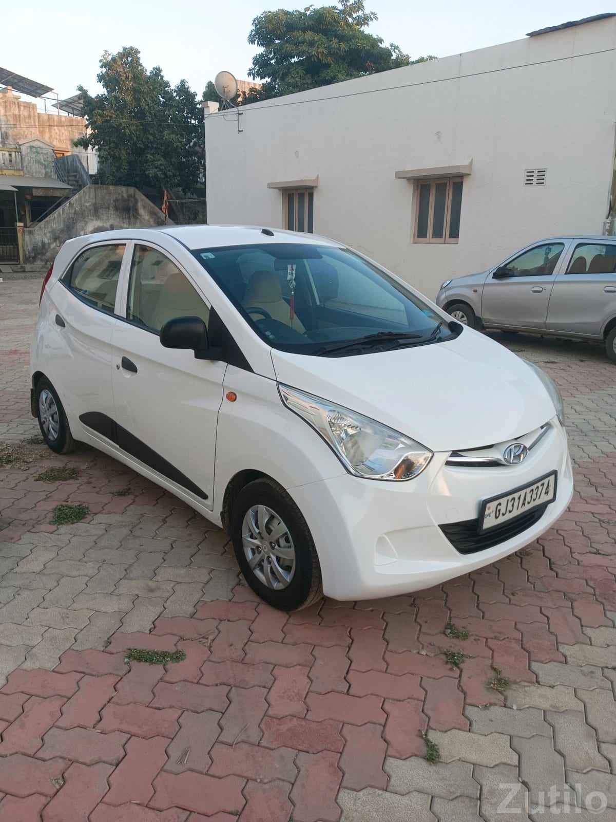 Hyundai Eon Era Plus 2016 CNG - Cars - Junagadh City - Image 2
