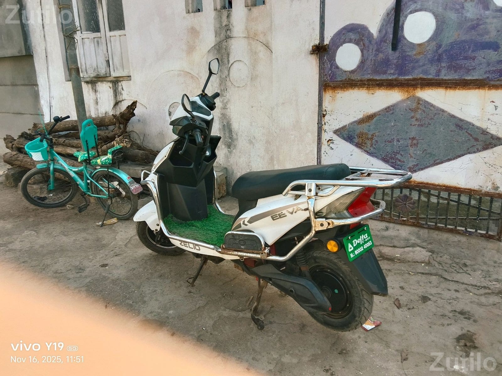 Zelio Eeva Electric Scooter