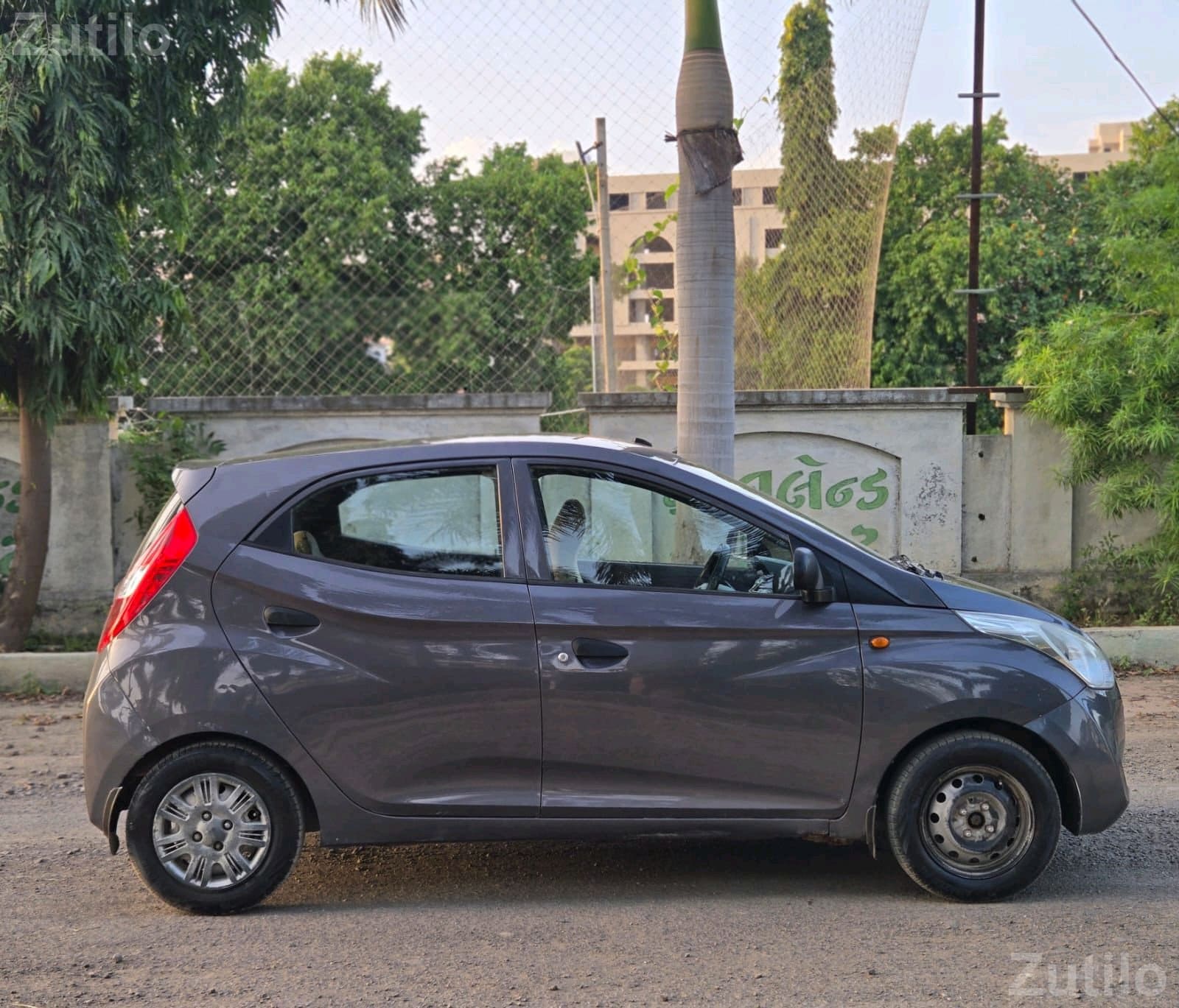 Hyundai Eon Era Plus 2017 Petrol CNG - Cars - Junagadh City - Image 4