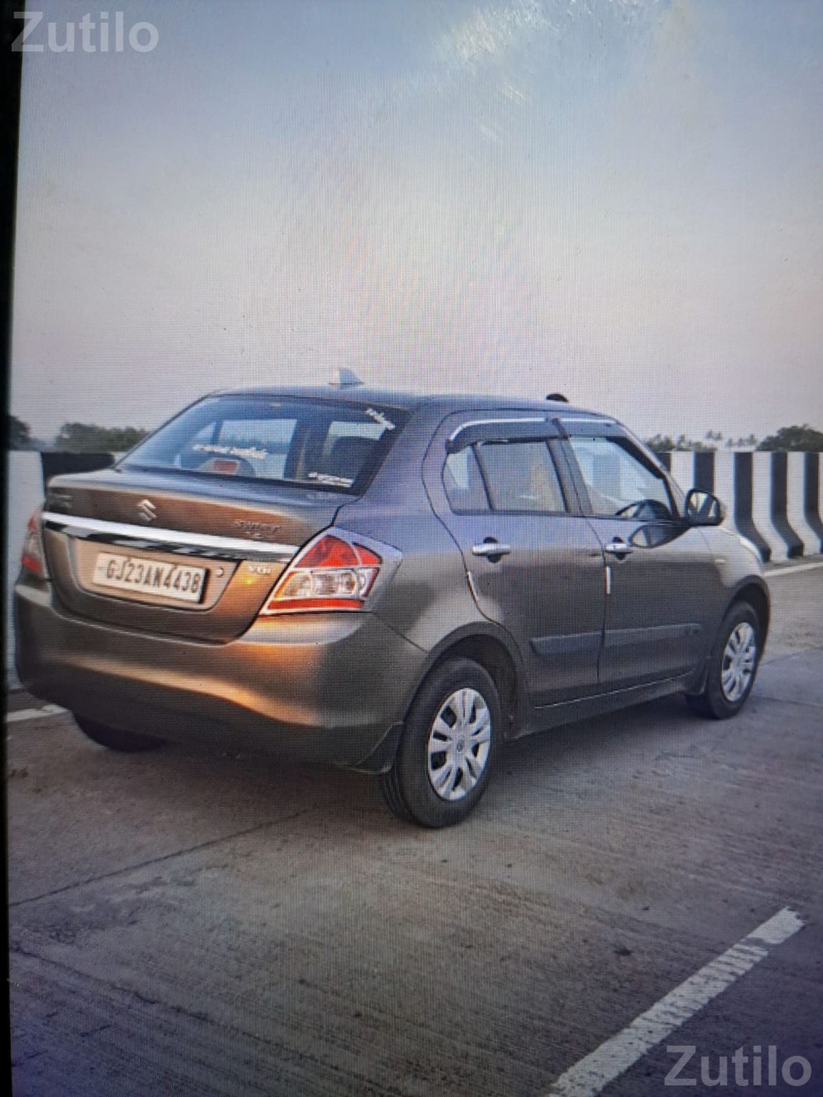 2015 Maruti Suzuki Dzire VDI Grey - Cars - Bhavnagar City - Image 2