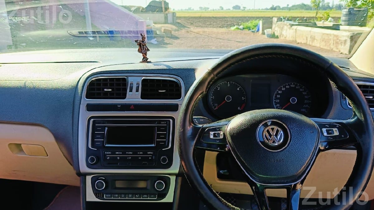 Volkswagen Polo 2014 Car with AC Volkswagen Polo 2014 Car with AC