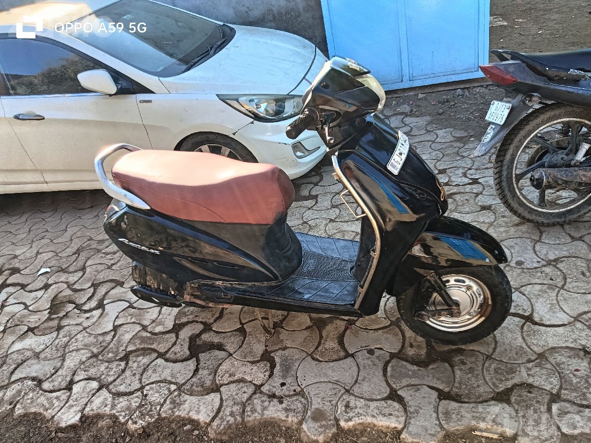 Used Scooter with 2 New Tyres - Bikes - Mahuva - Image 2