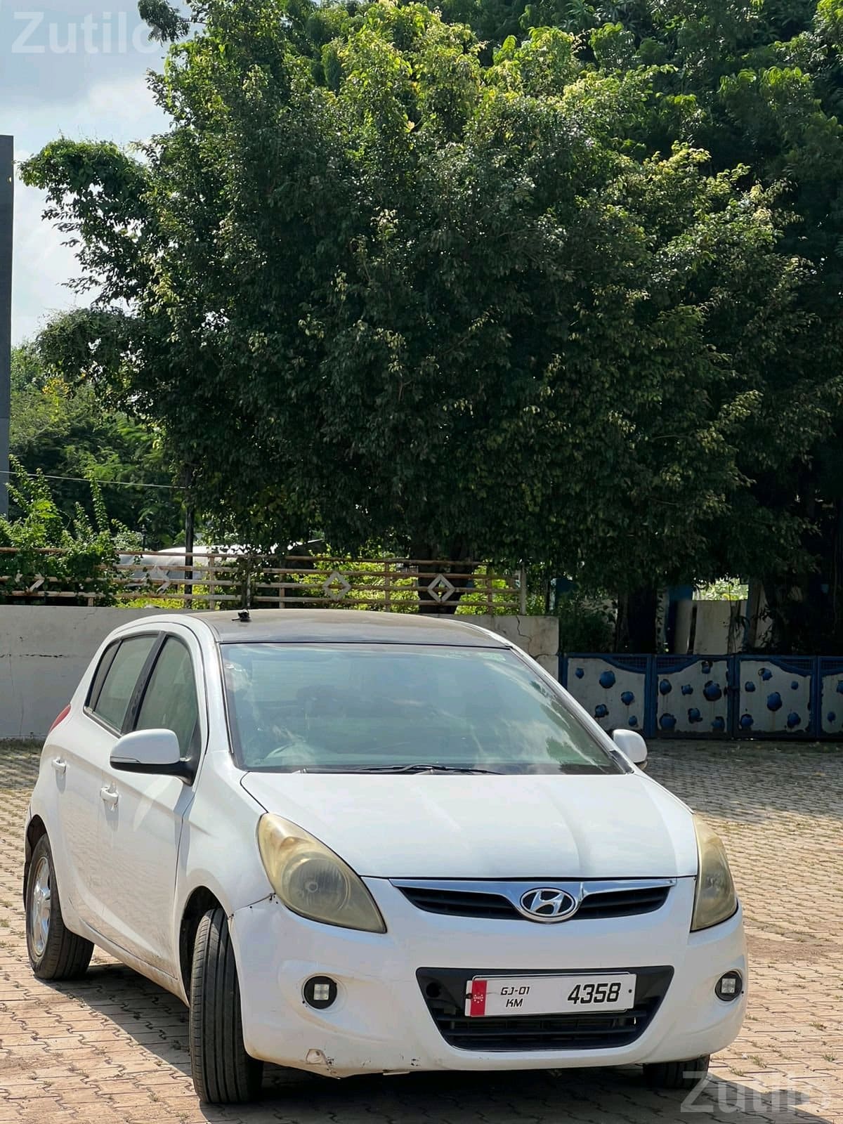 Hyundai i20 2011 Petrol Top Model - Cars - Bhavnagar City - Image 5