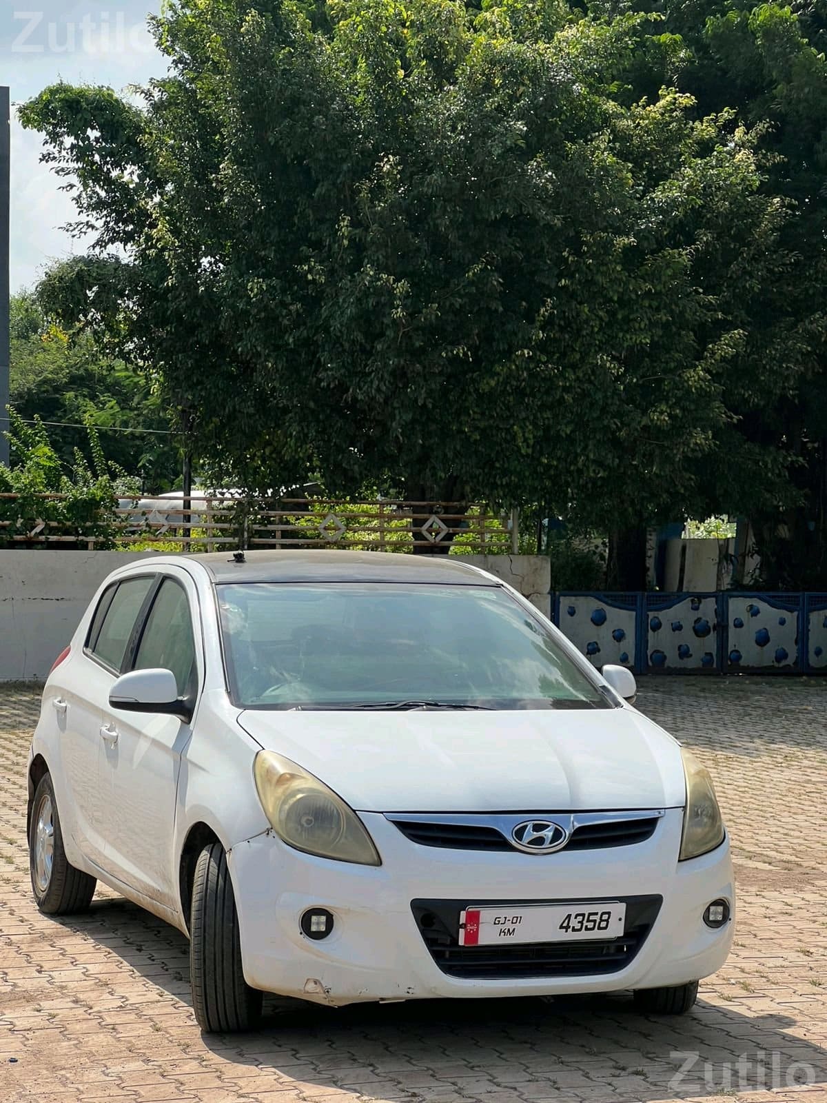 Hyundai i20 2011 Petrol Top Model - Cars - Bhavnagar City - Image 2