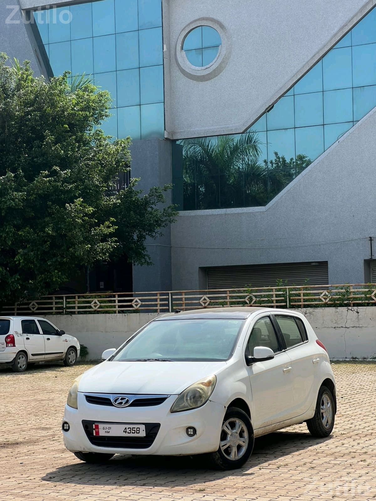 Hyundai i20 2011 Petrol Top Model - Cars - Bhavnagar City - Image 4