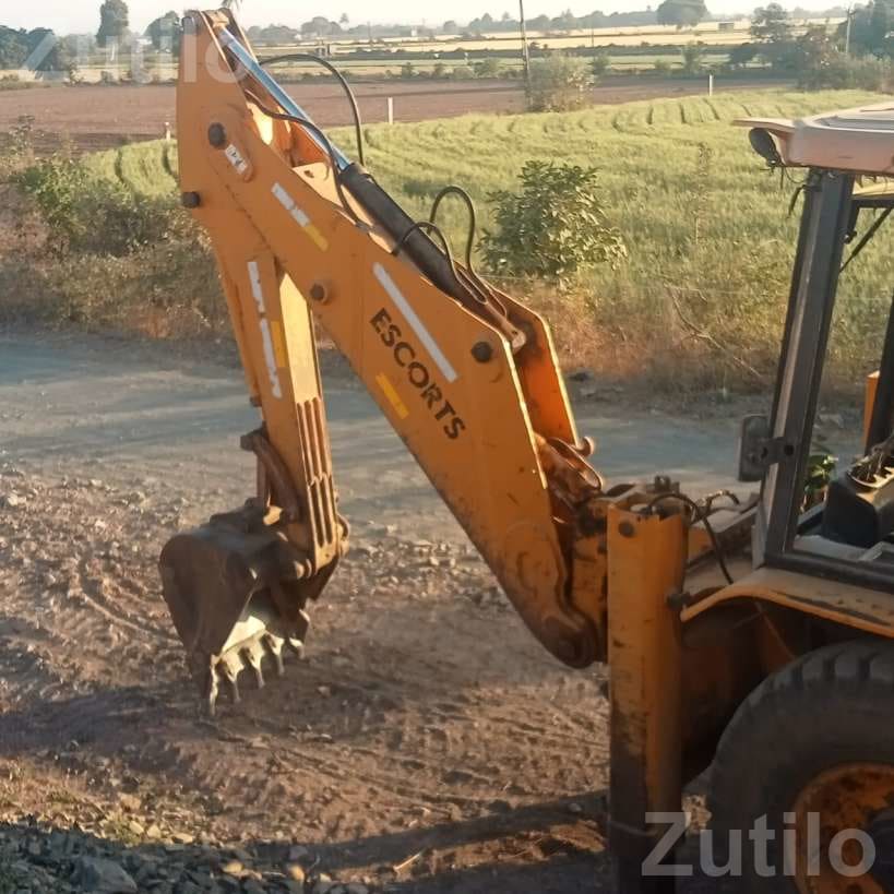 JCB Loader Backhoe 2012 Construction Vehicle - Construction Vehicles - Bhavnagar City - Image 3