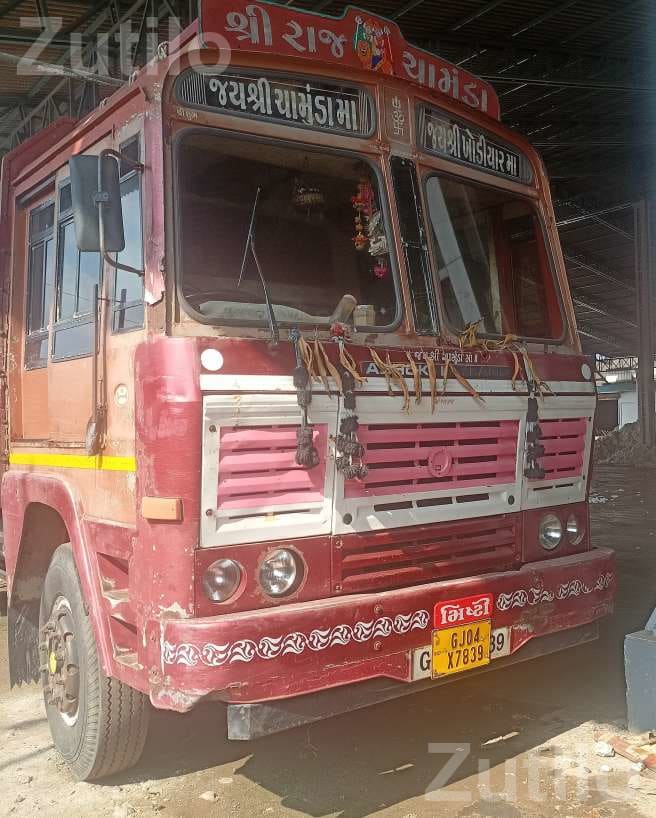 2011 6 Wheel Truck in Running Condition