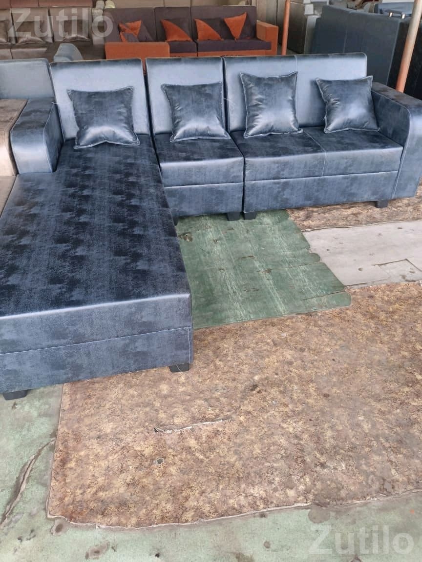 L Shape Brown and White Sofa Set - સોફા સેટ - ભાવનગર શહેર - Image 3