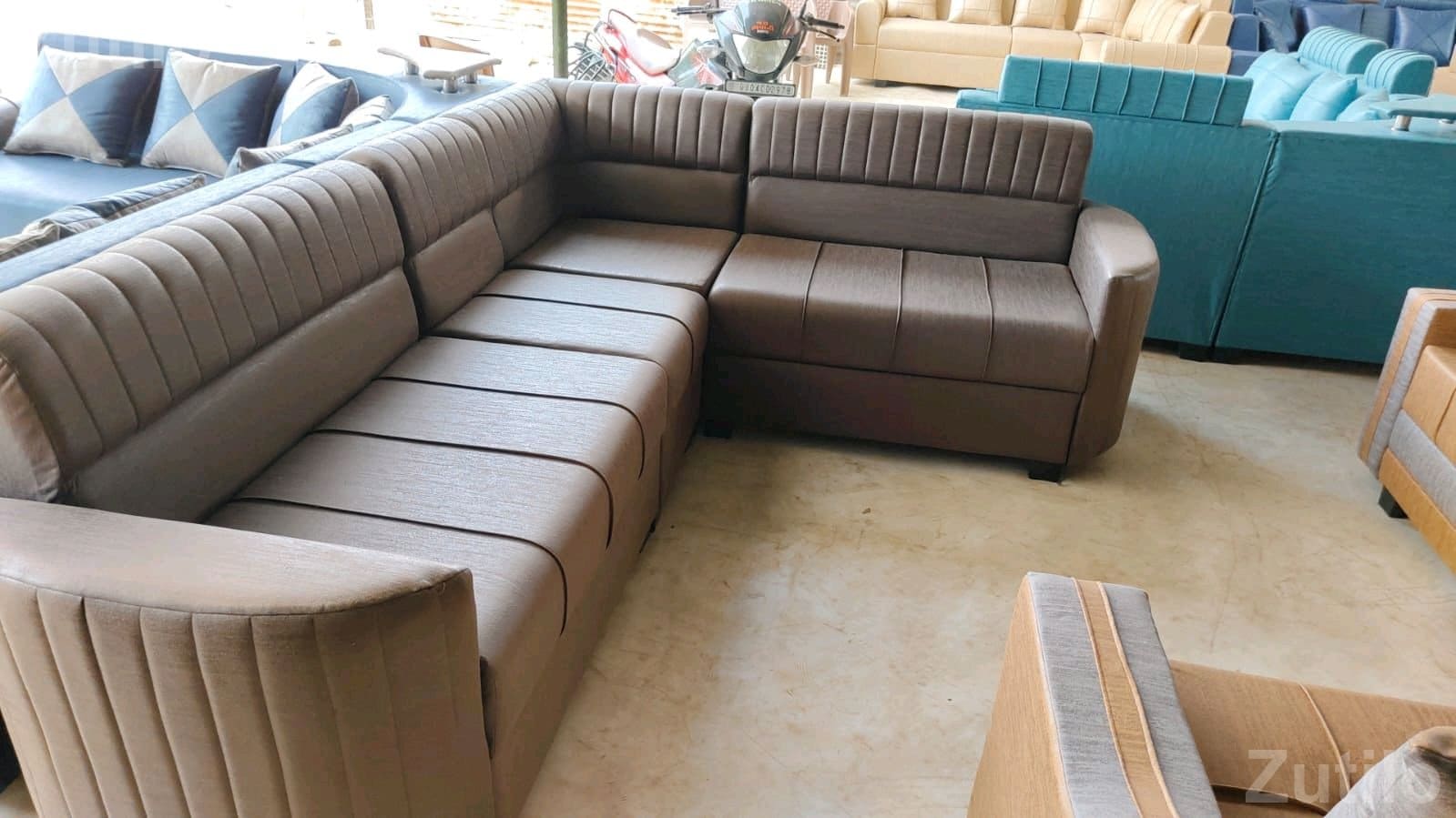 L Shape Brown and White Sofa Set - સોફા સેટ - ભાવનગર શહેર - Image 4