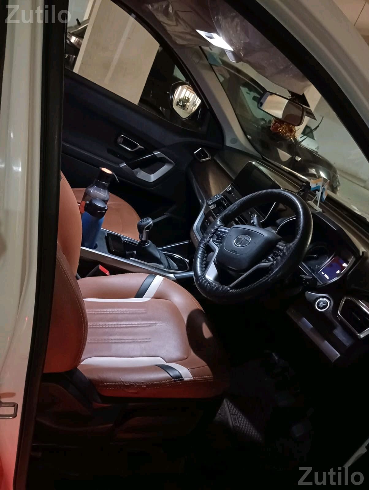 Tata Harrier White SUV - કાર - કલ્યાણપુર - Image 3
