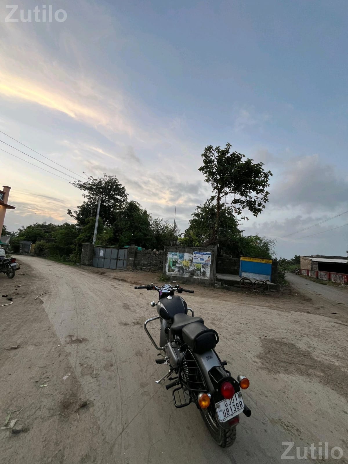Royal Enfield Classic 350 2018 Bike - Bikes - Bhanvad - Image 2