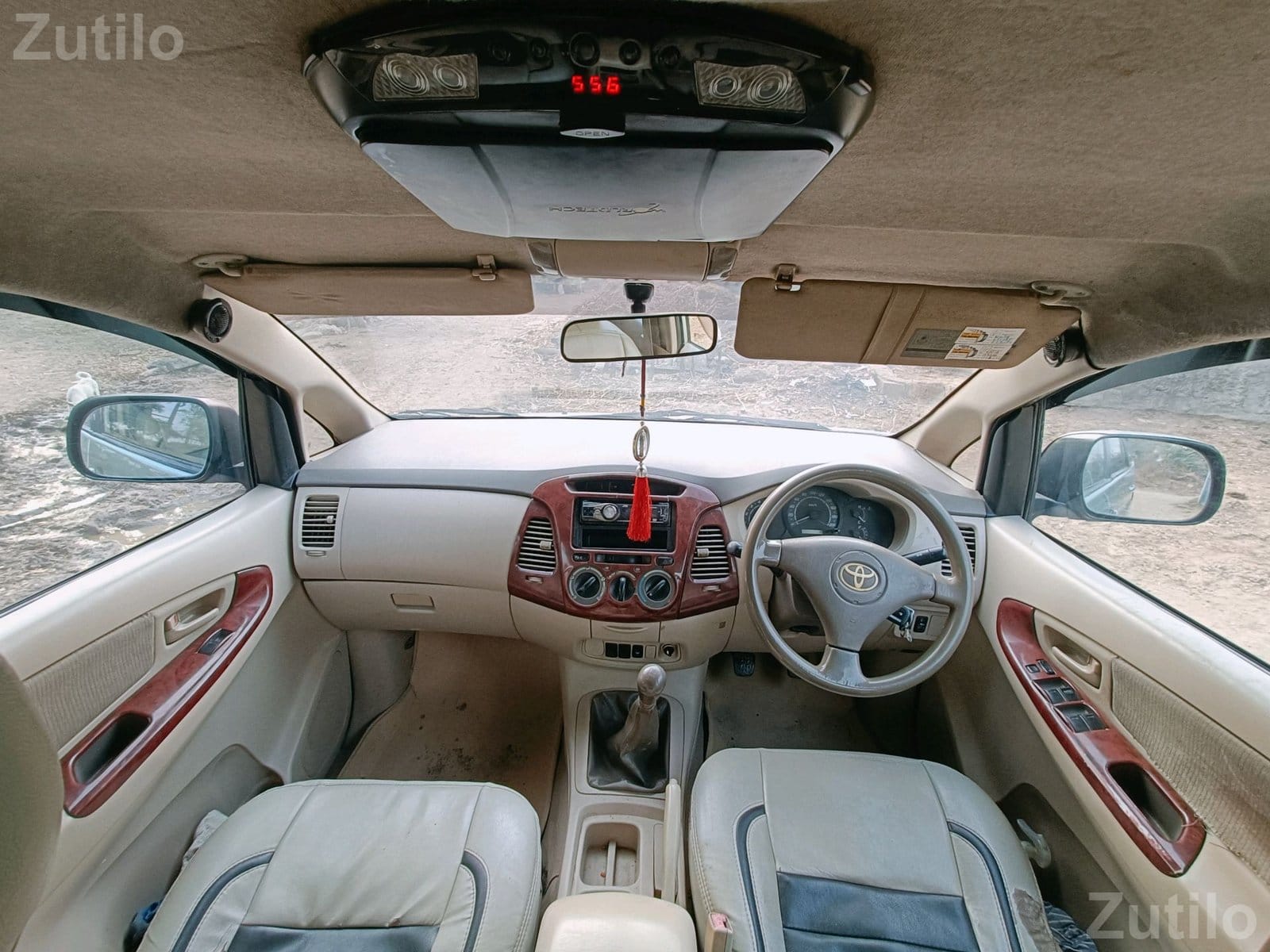 Toyota Innova 2005 Diesel 2nd Owner - Cars - Palanpur - Image 3