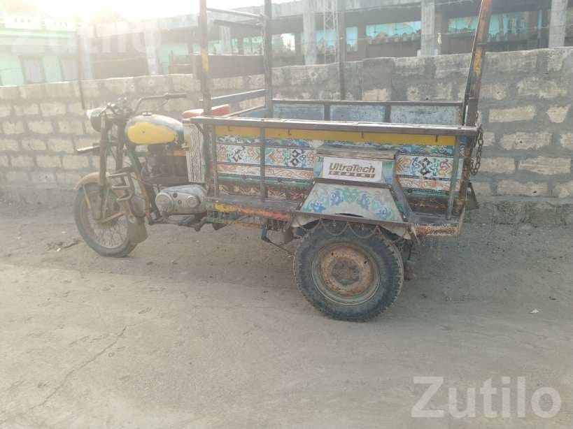 2013 Loading Auto Rickshaw with New Tyres - Auto Rickshaws - Bhanvad - Image 4