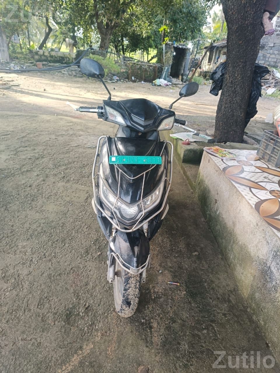 Okina Electric Scooter Black - Bikes - Patan City - Image 4
