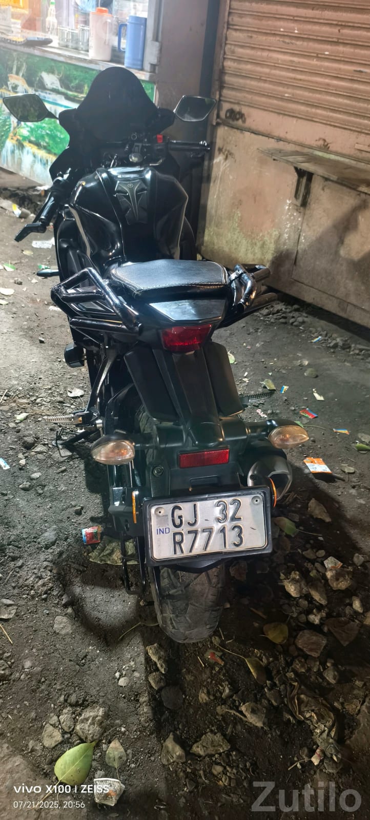 Yamaha R15 V4 Black Sports Bike - Bikes - Palanpur - Image 2