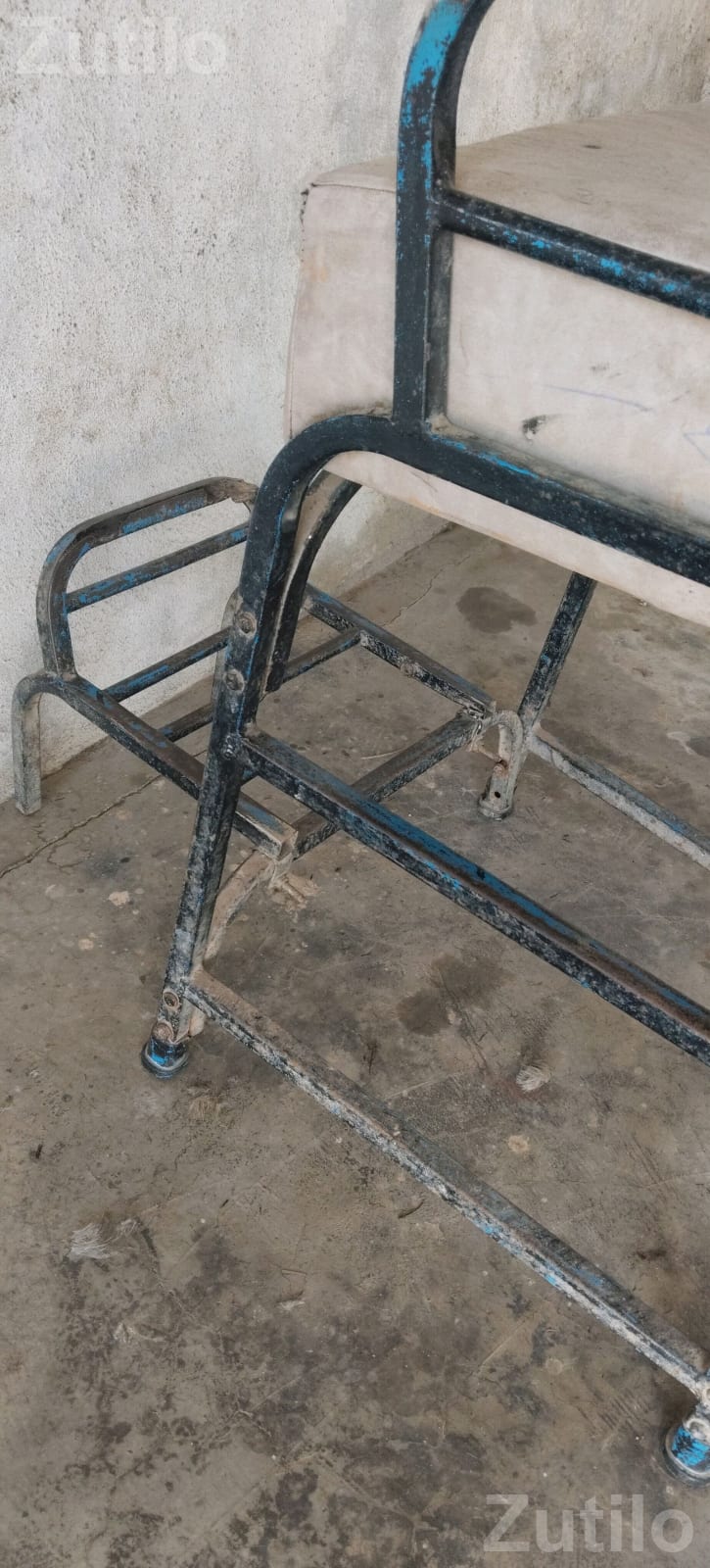 Metal Office Chair with Cushion Seat