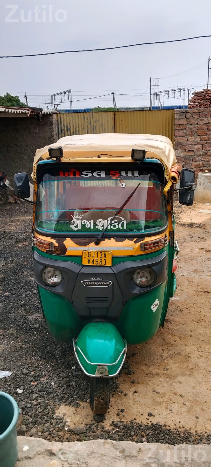 Bajaj Maxima CNG Auto Rickshaw 2nd Owner Bajaj Maxima CNG Auto Rickshaw 2nd Owner